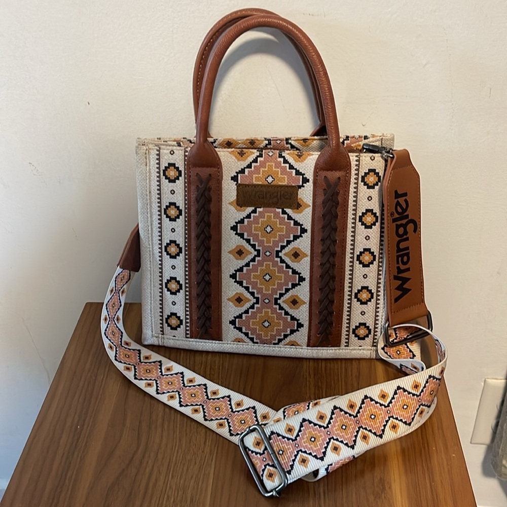 Small wrangler bag, barely used